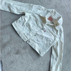 Levi’s Cropped Denim Jacket